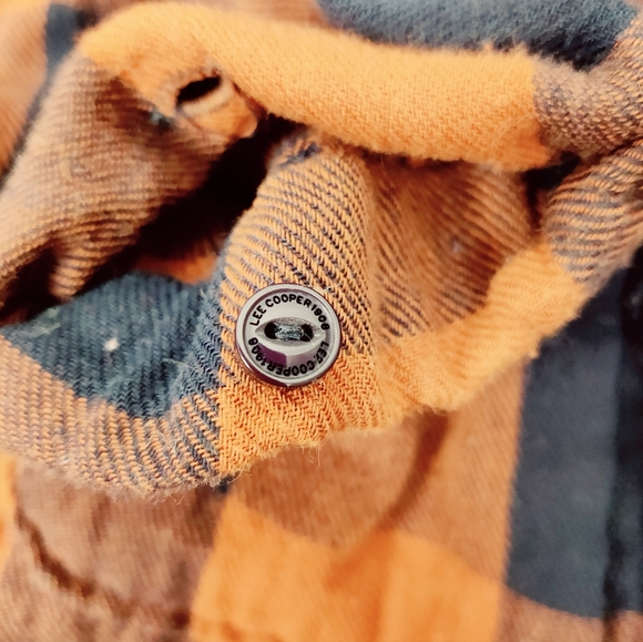 Lee Cooper Men's Plaid Button Down Two Sided Shirt in Orange Black Size Large - Picture 10 of 10